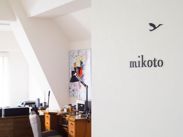 代官山アトリエの鶴(mikoto)のブランドロゴ