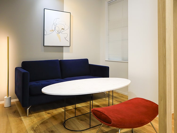 鶴の新宿アトリエの接客スペース4