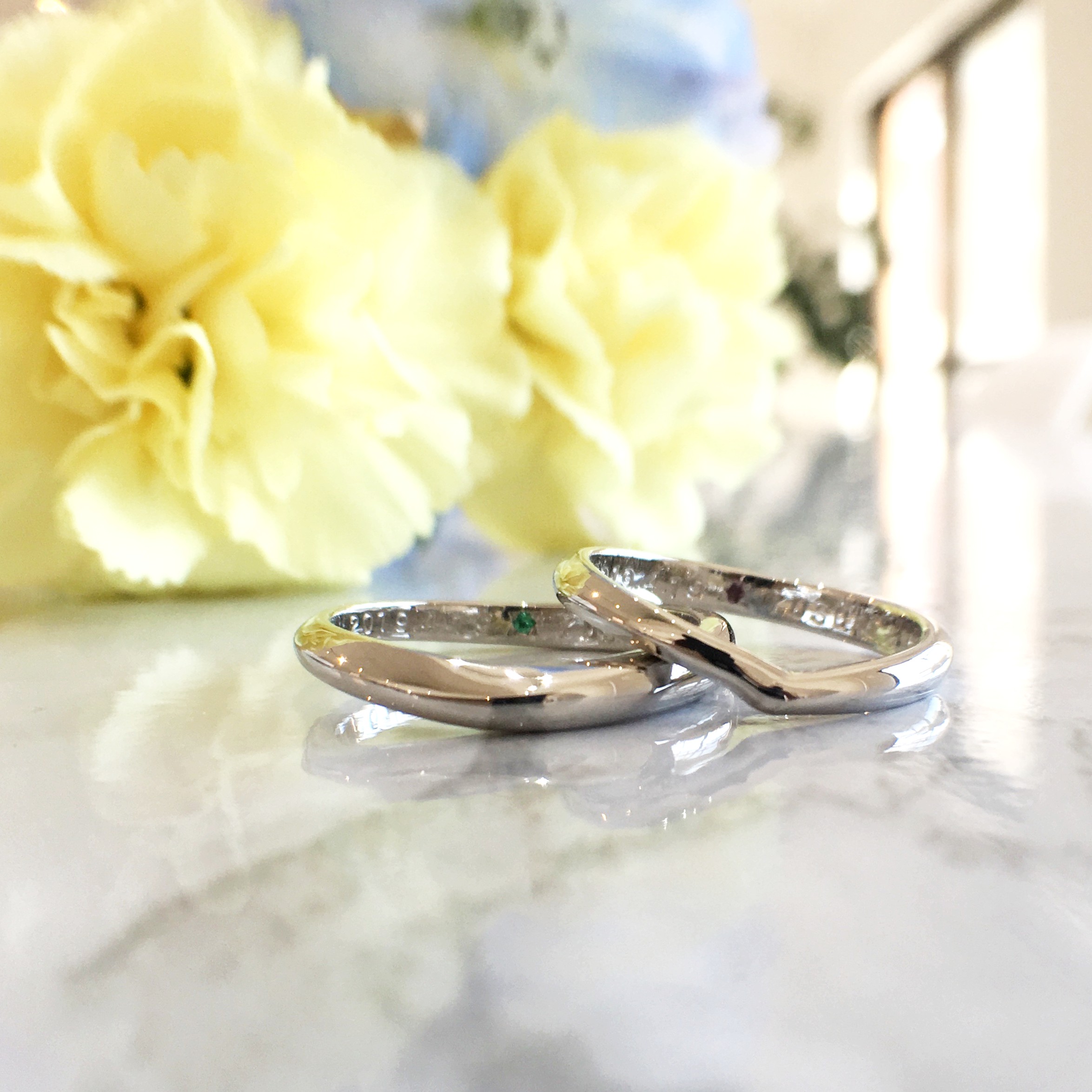 U字カーブのプラチナの結婚指輪