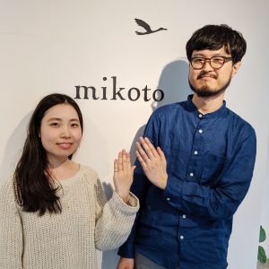 お客様 記念撮影 結婚指輪