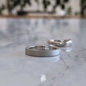 デザイン違い 結婚指輪