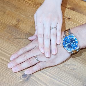 お客様 手 結婚指輪