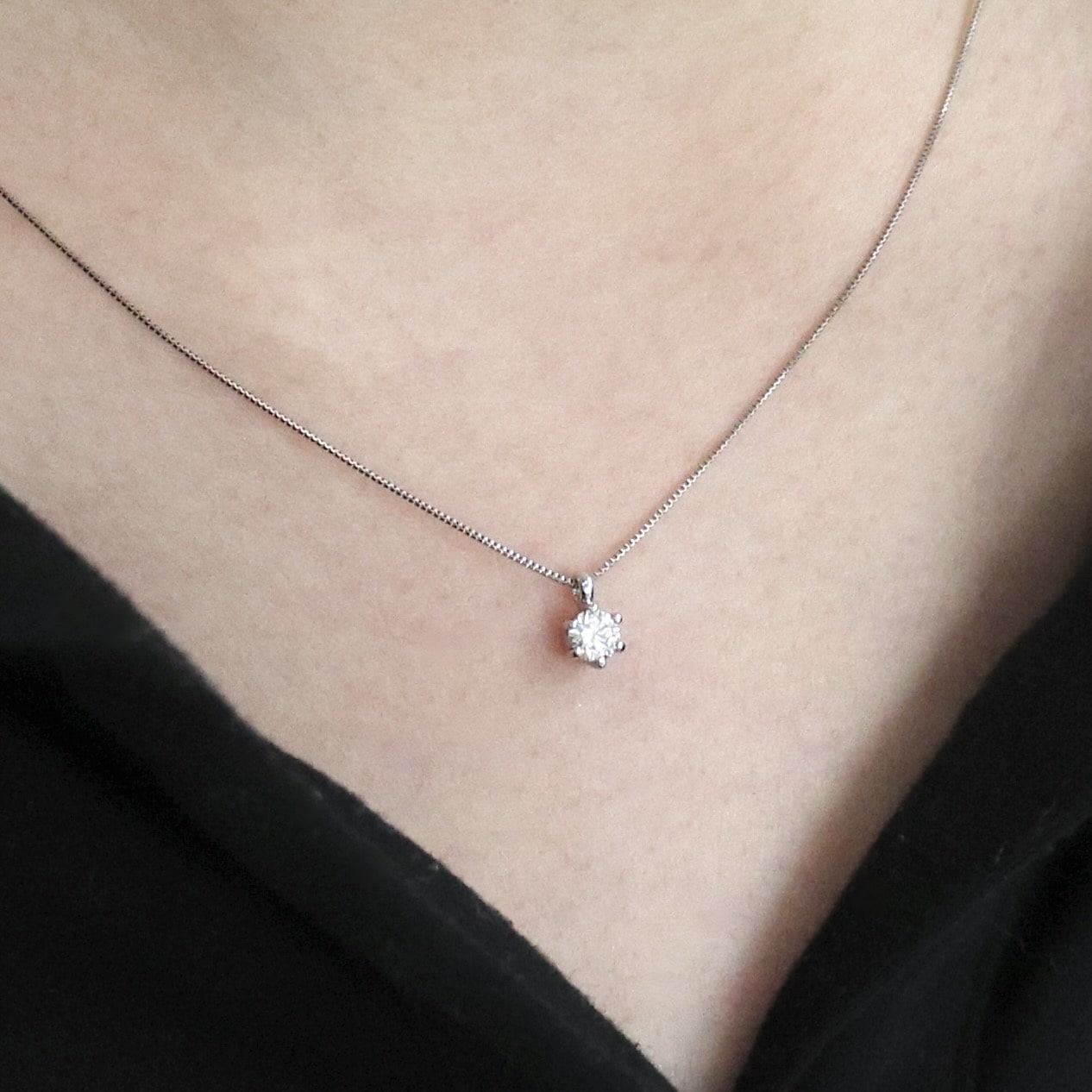 オーダーメイドのシンプルな婚約ネックレス 鶴 Mikoto