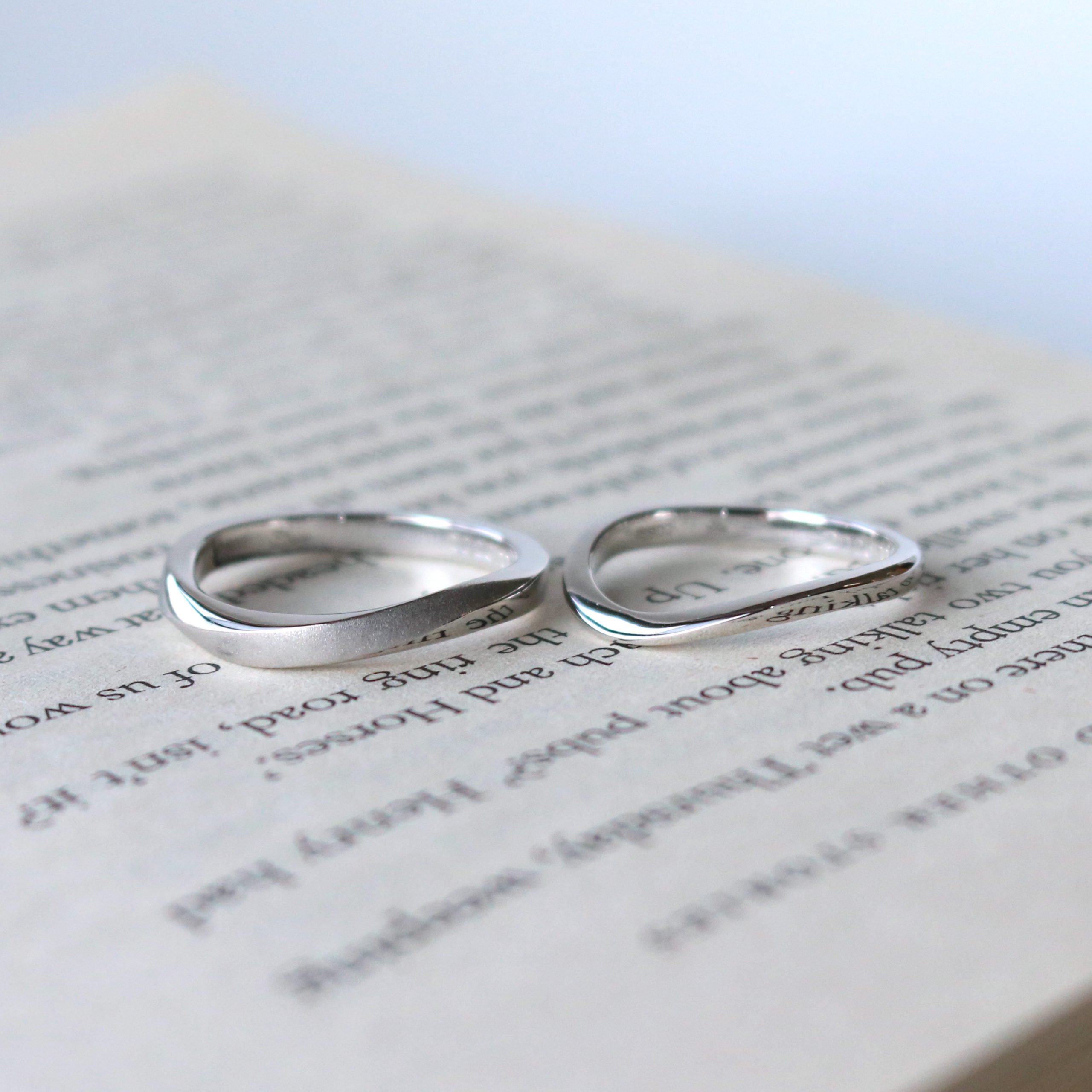 S字フォルムの結婚指輪