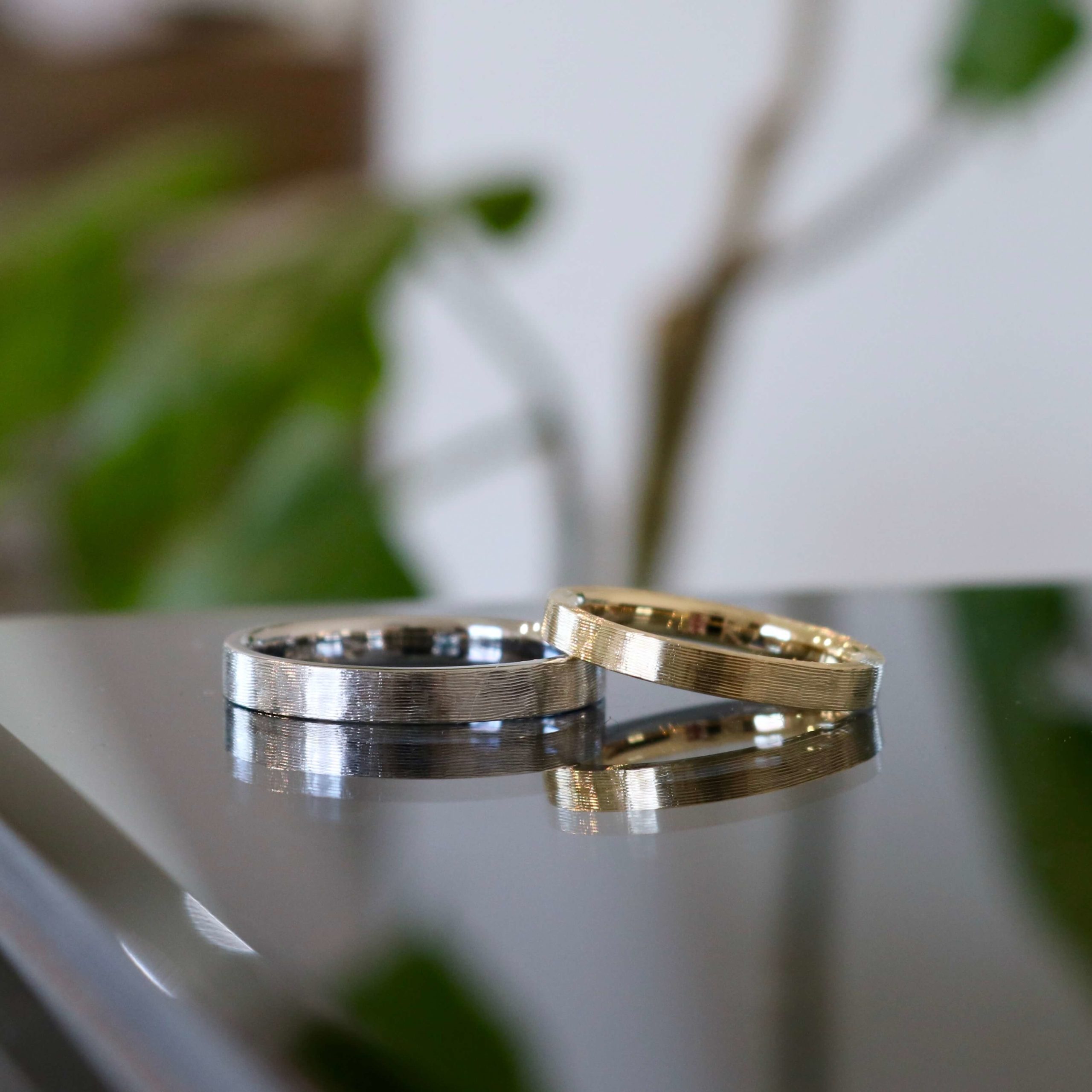 ライン彫りの結婚指輪