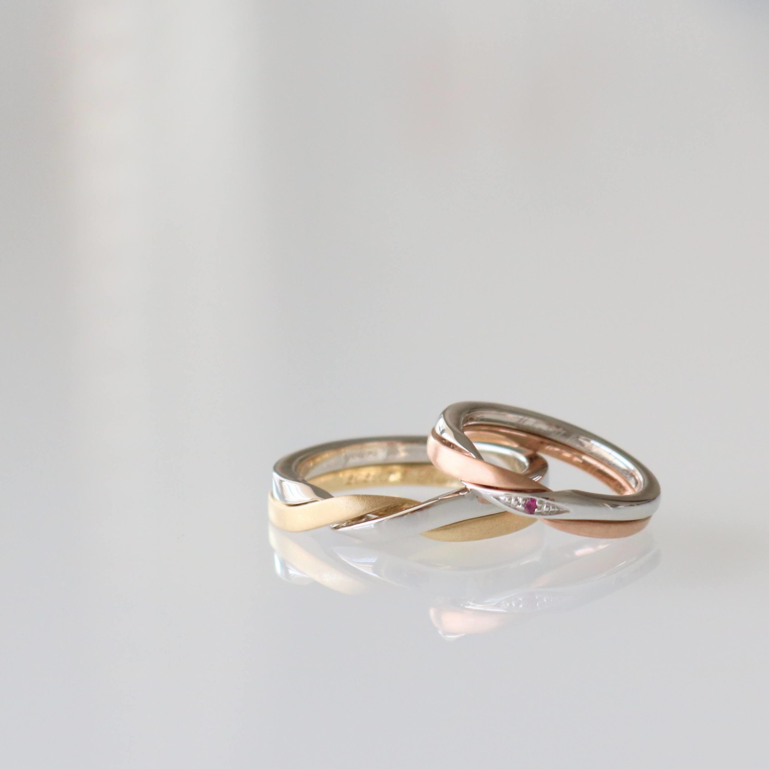 マットなギメルリングの結婚指輪