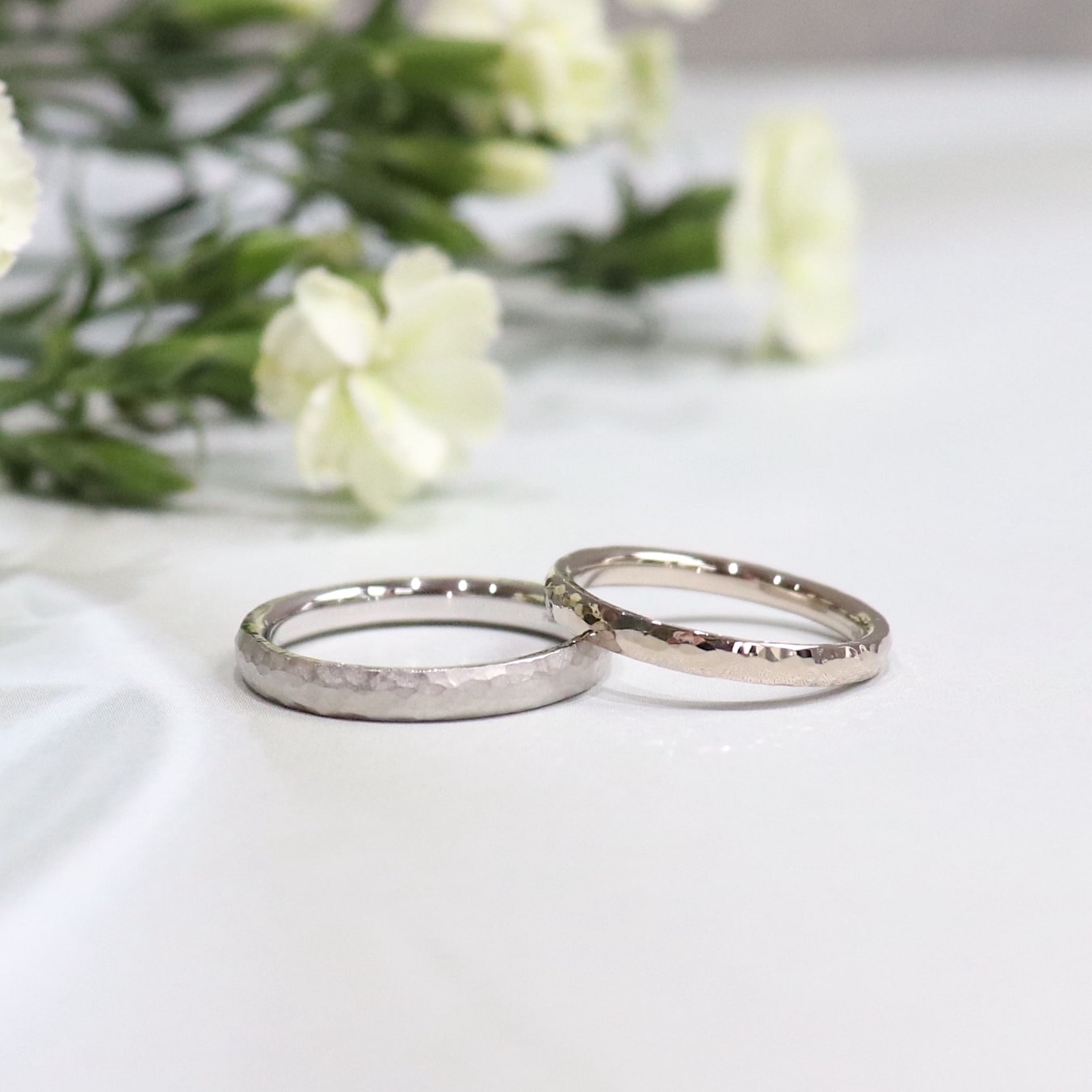 着け心地の良い鎚目の結婚指輪