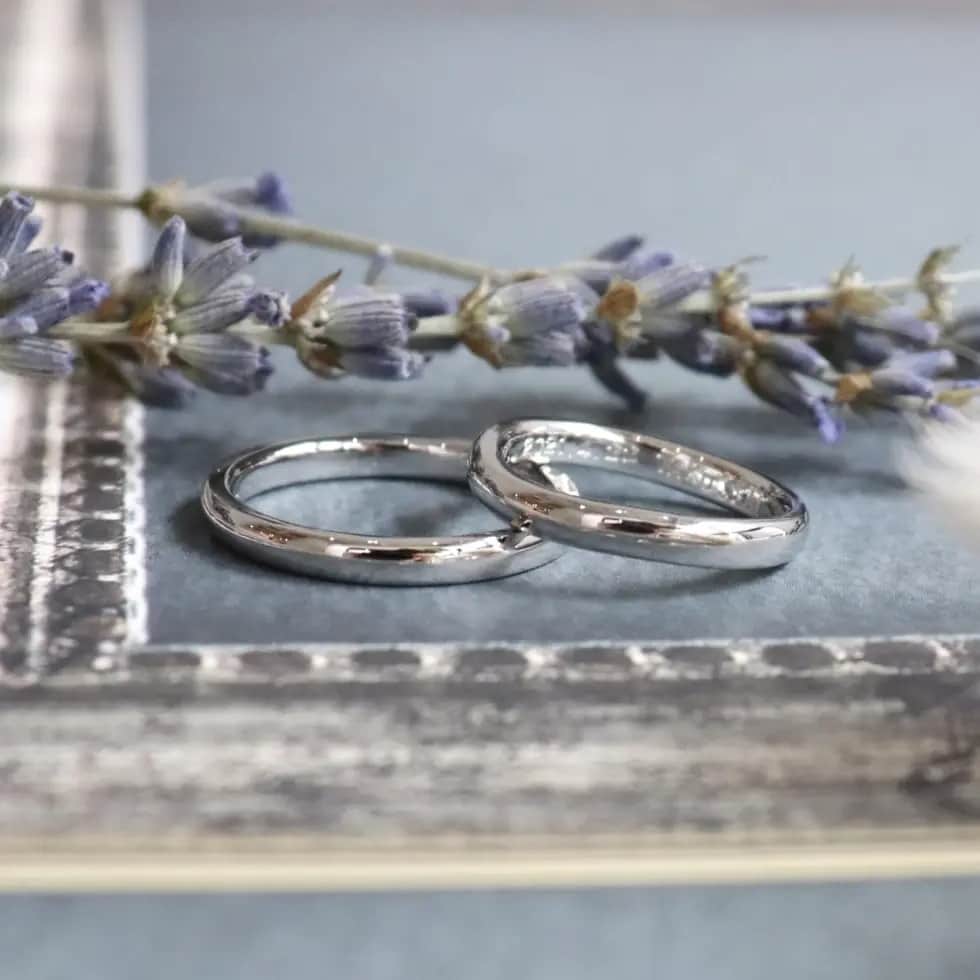 シンプルさを大切に、フォルムにこだわったプラチナの結婚指輪