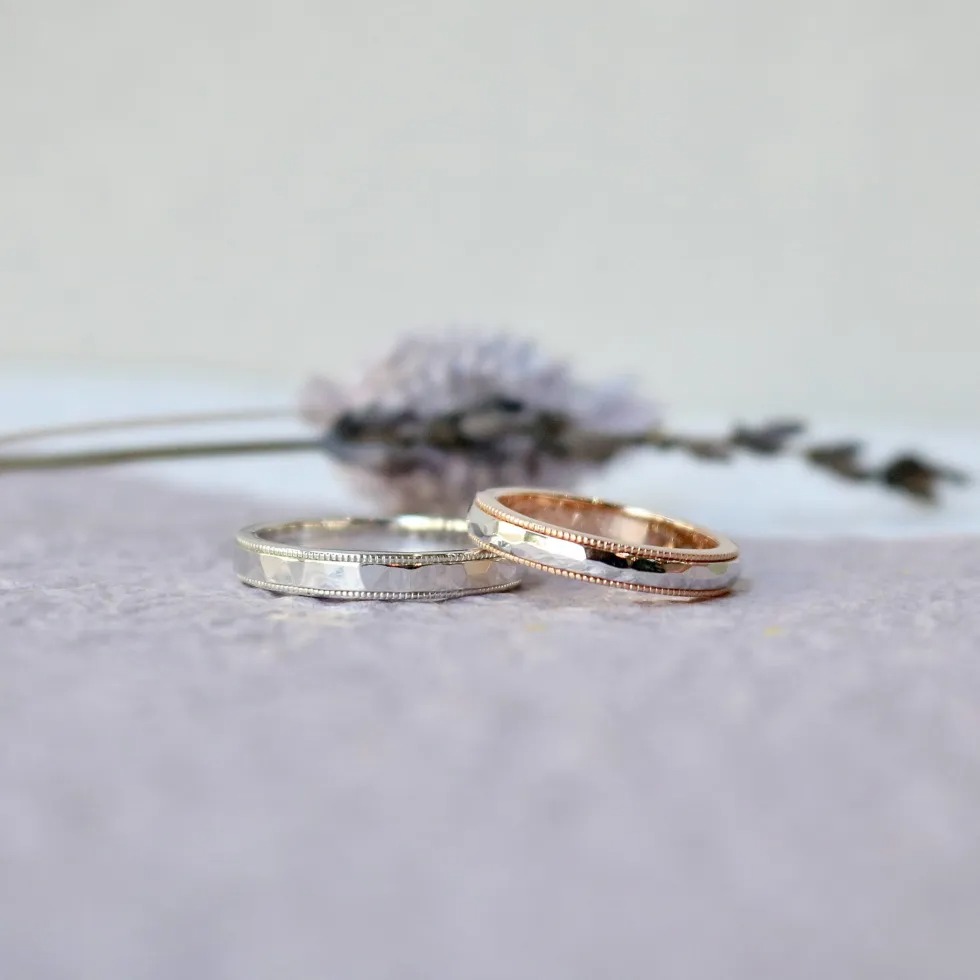 ミルグレイいをあしらった可愛い結婚指輪