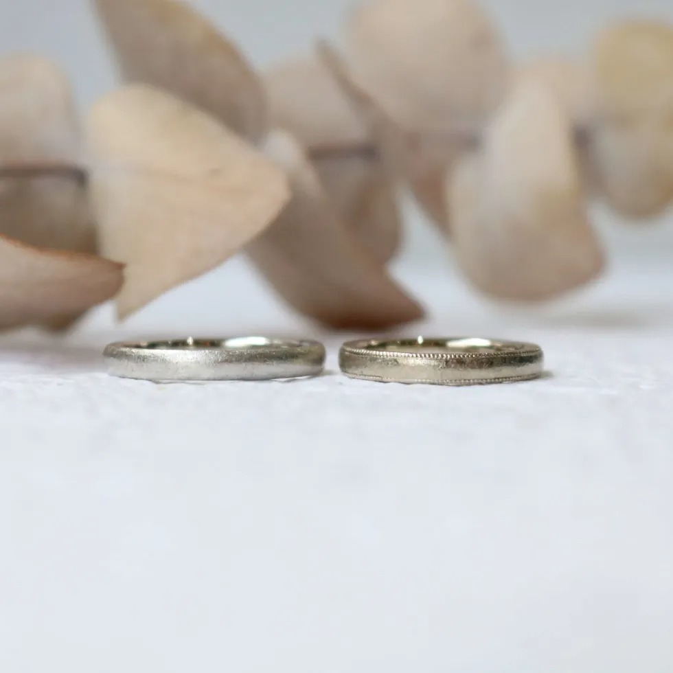 お気に入りの錆加工を施したアンティーク調の結婚指輪