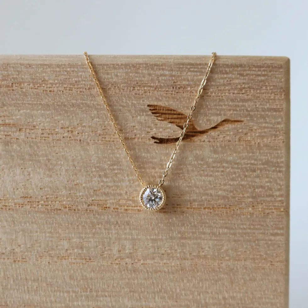 婚約指輪の代わりに贈る婚約ネックレス