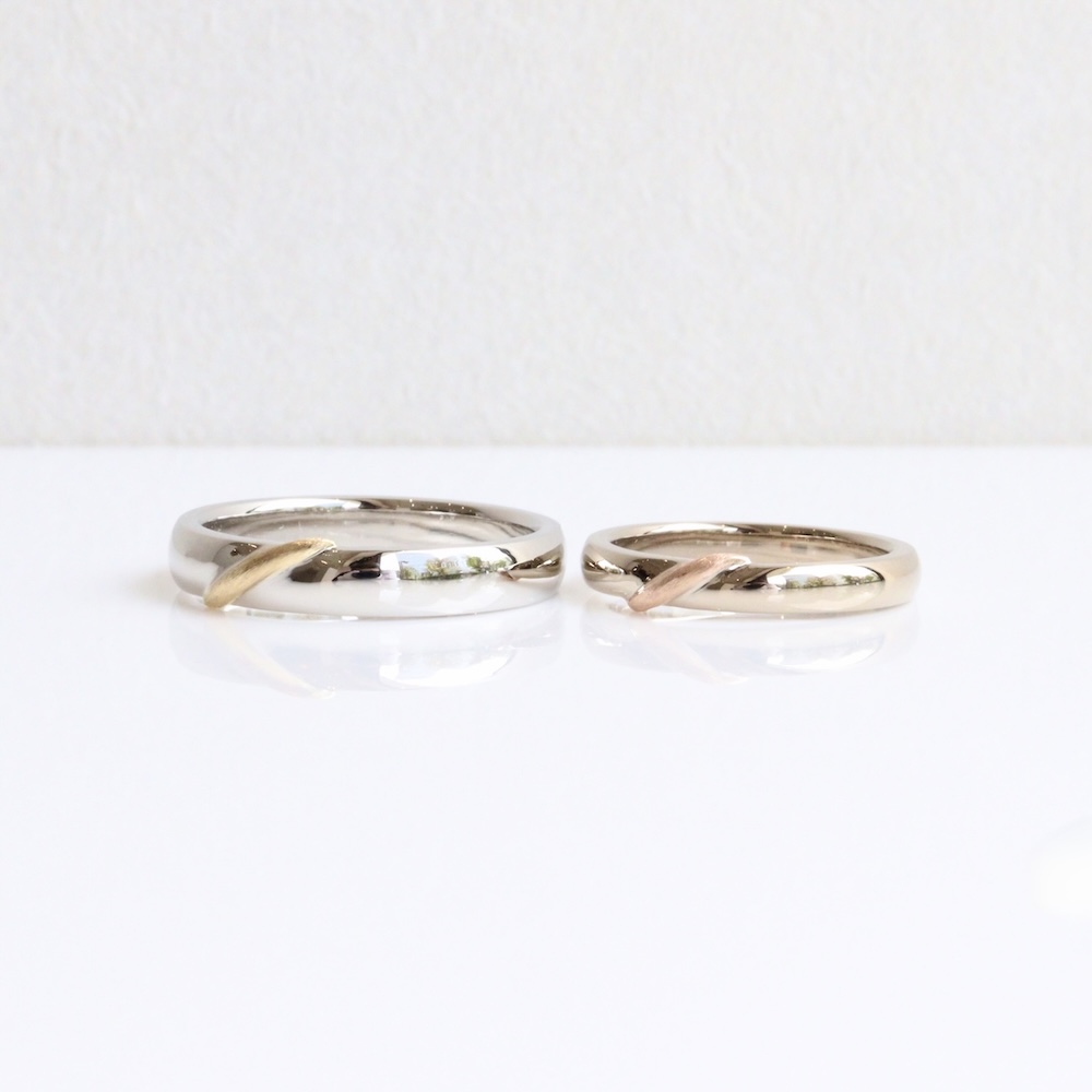 プラチナとゴールド色の結婚指輪