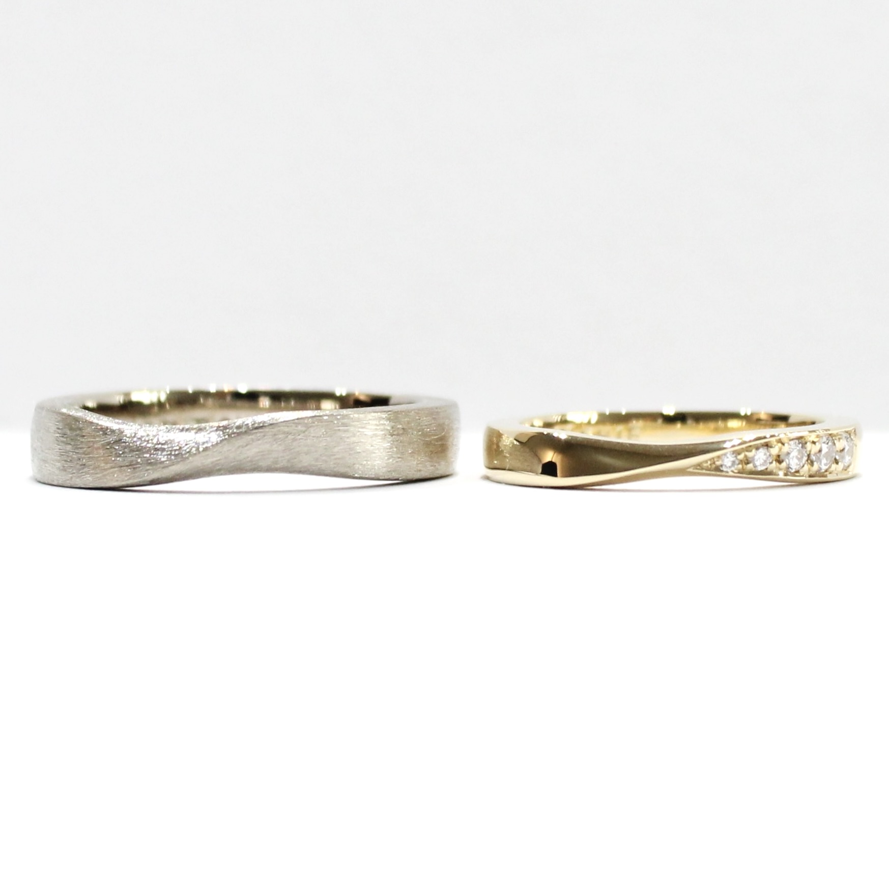 お好みを反映させたひねりフォルムの結婚指輪